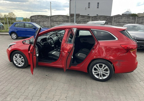 Kia Ceed cena 31900 przebieg: 125000, rok produkcji 2015 z Radymno małe 121